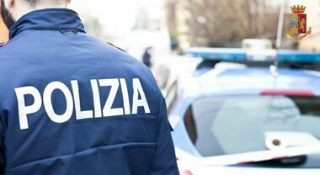 Pesaro - Evade dai domiciliari e commette furto alla Spa, arrestato e condotto in carcere